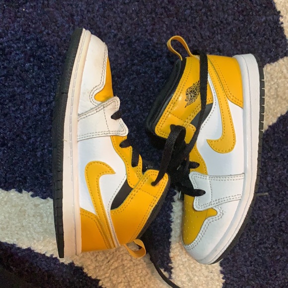 Jordan 1 MID Gold - Picture 5 of 6